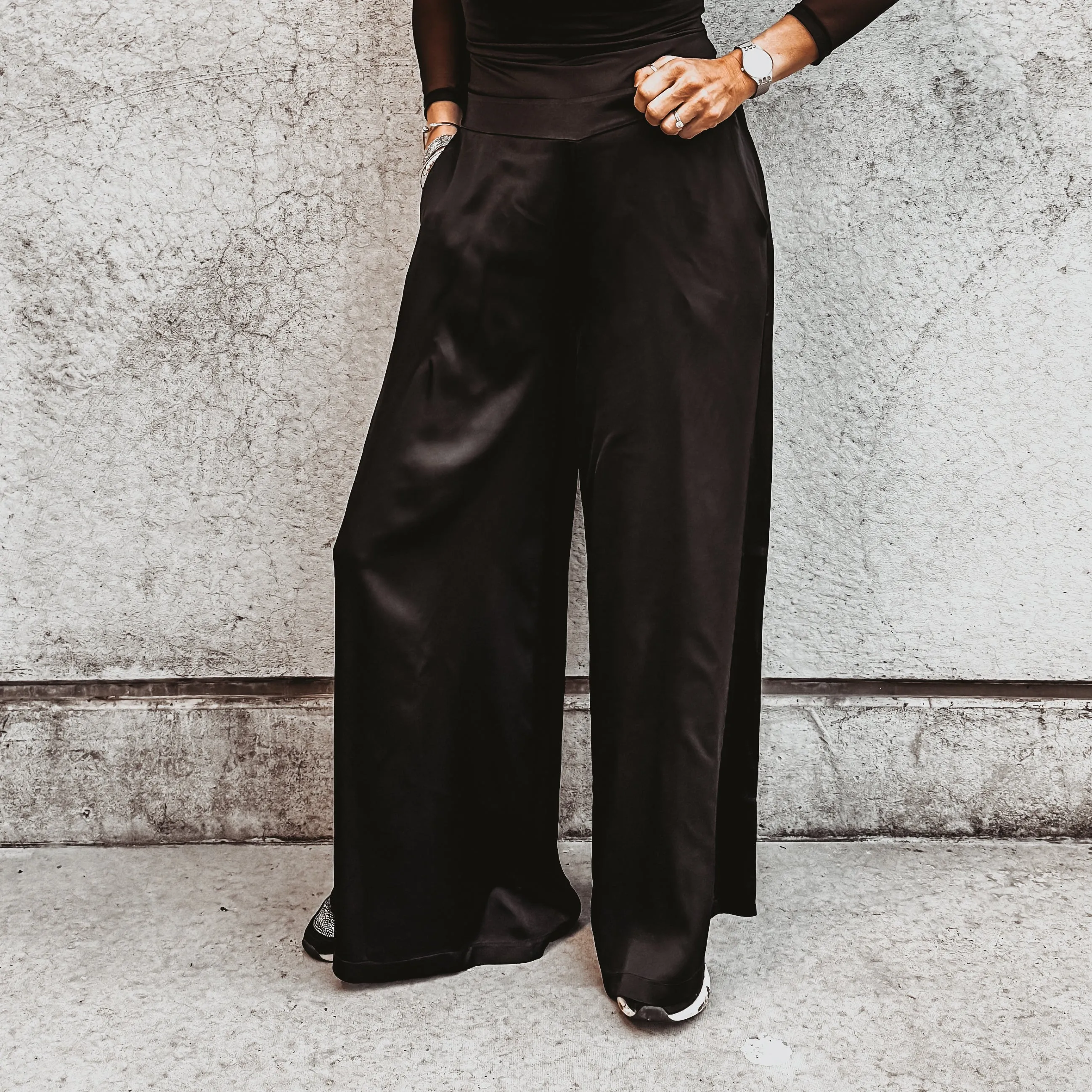 Black Radana palazzo pants *NEW*