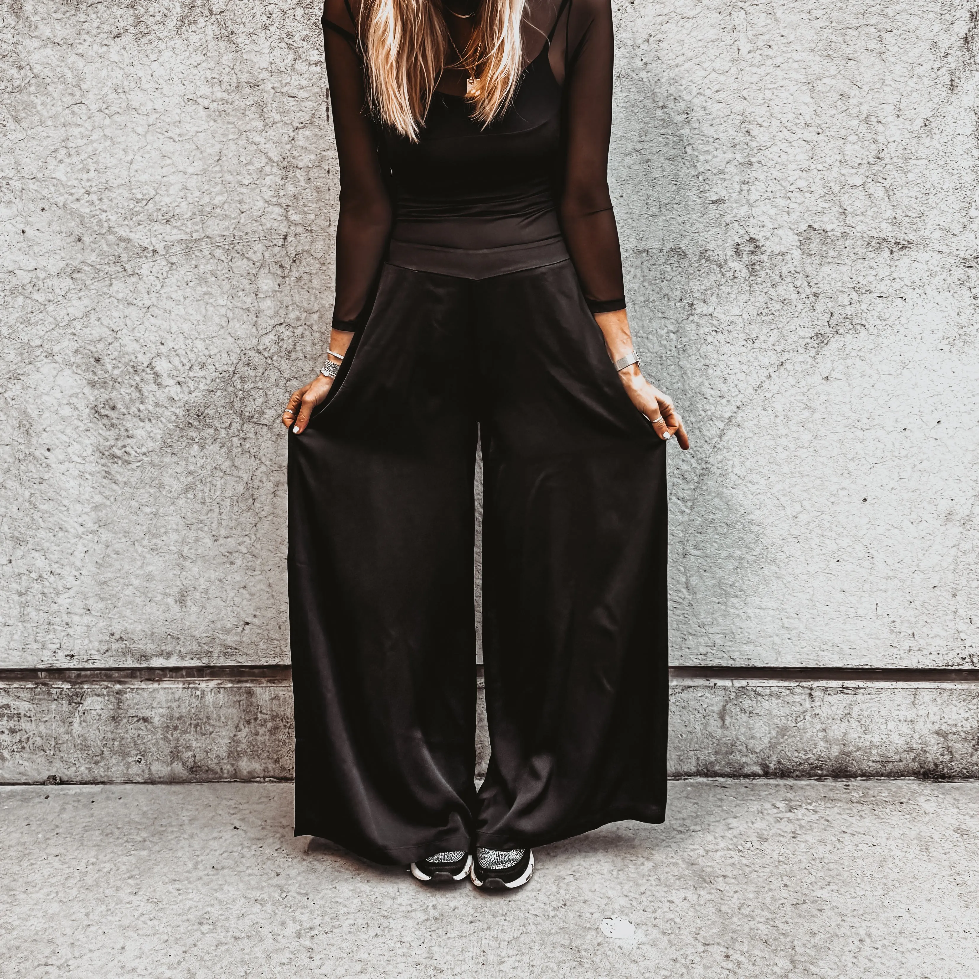 Black Radana palazzo pants *NEW*