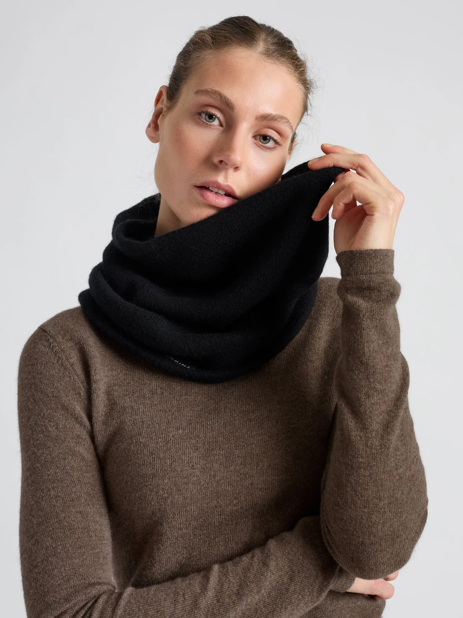 Cashmere snood "Eydis" - Black