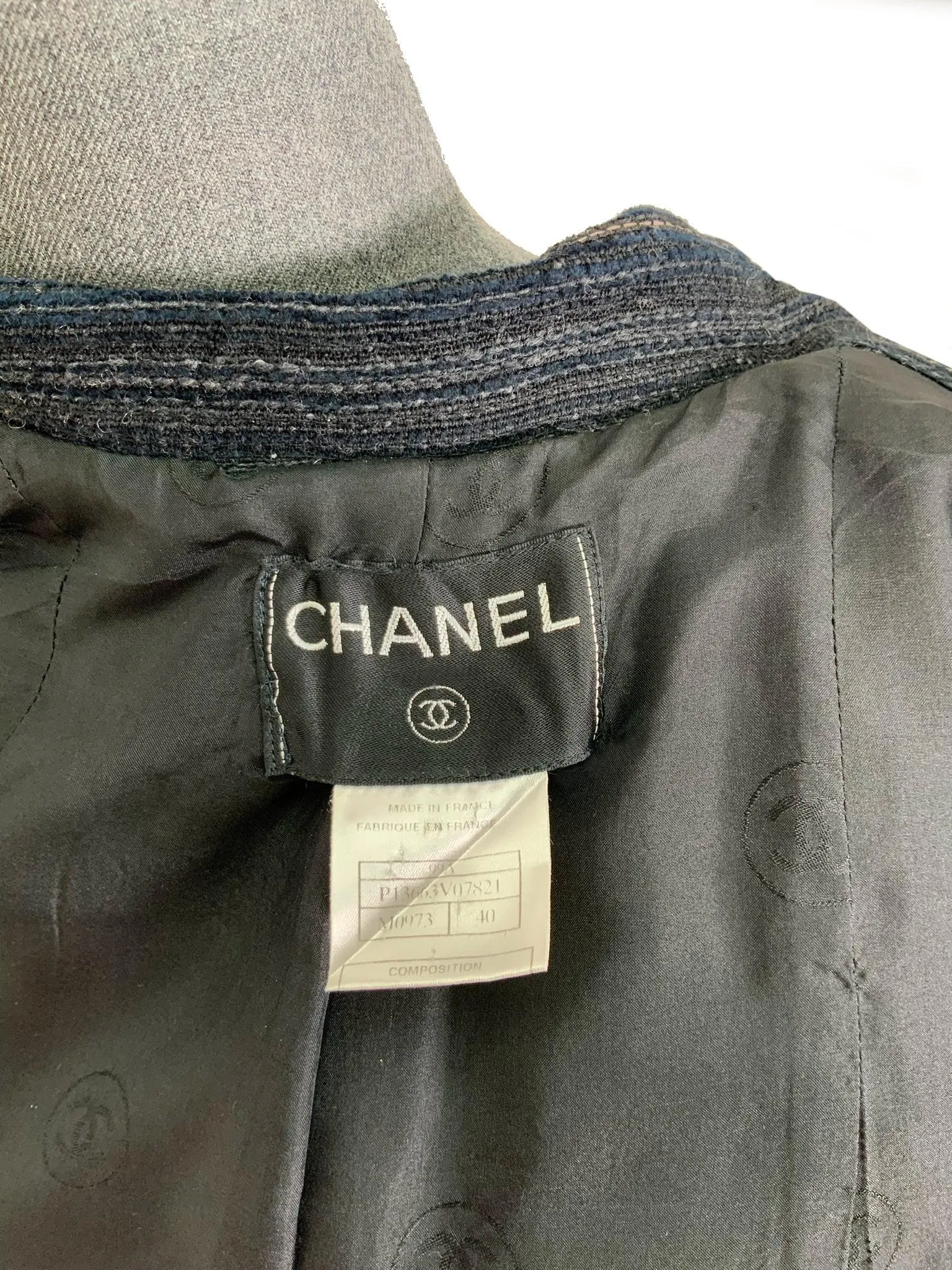 CHANEL 09A Vintage Cropped Wool Jacket Size M