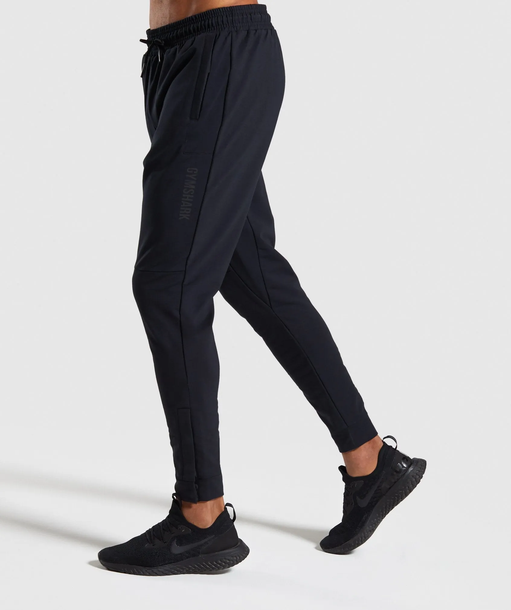 Gymshark Raid Joggers - Black