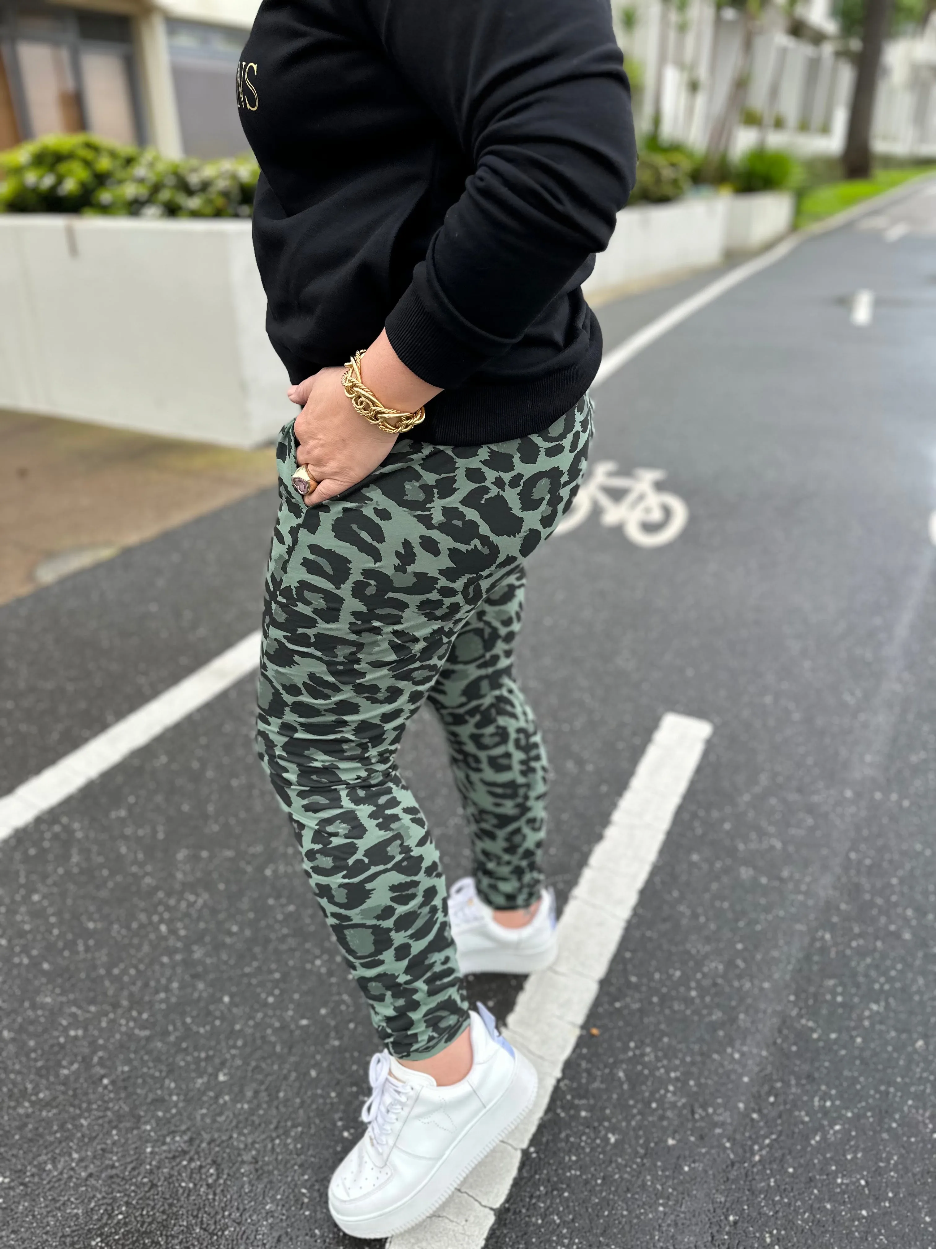 Harley Joggers - Khaki Leopard