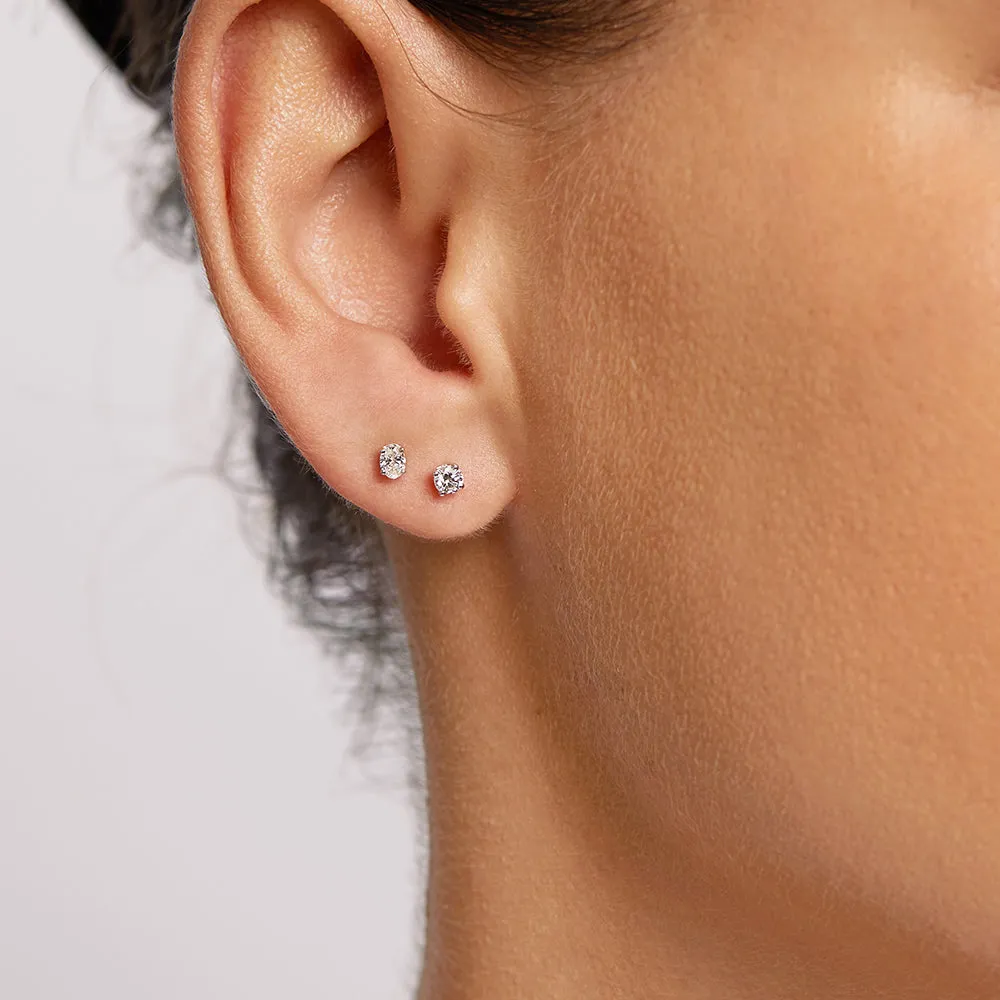 Laboratory-Grown Diamond Round Stud Earrings in Silver