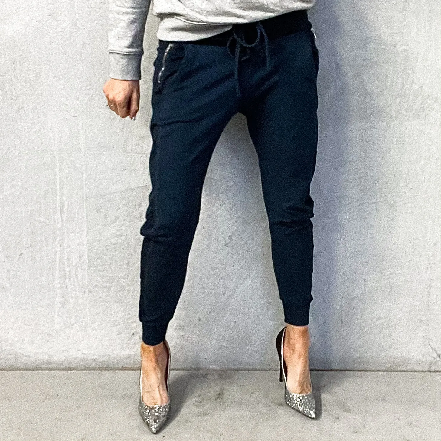 Navy ULTIMATE joggers